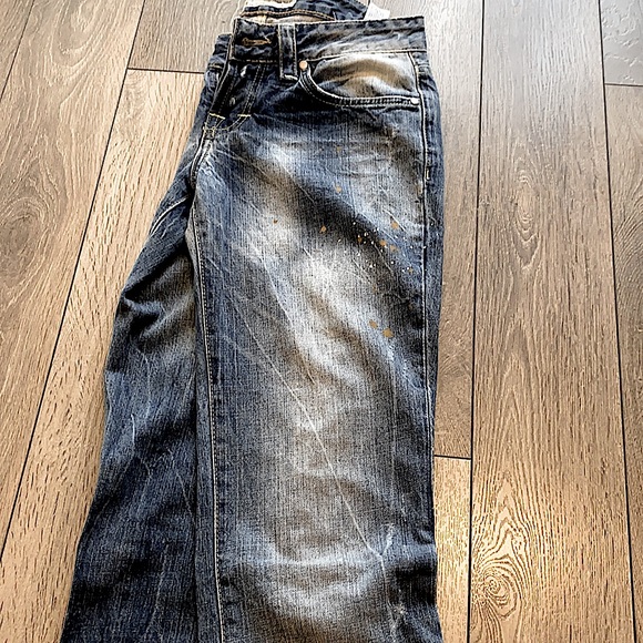 Woman’s ZARA Distressed Light Wash Jeans - Picture 10 of 10